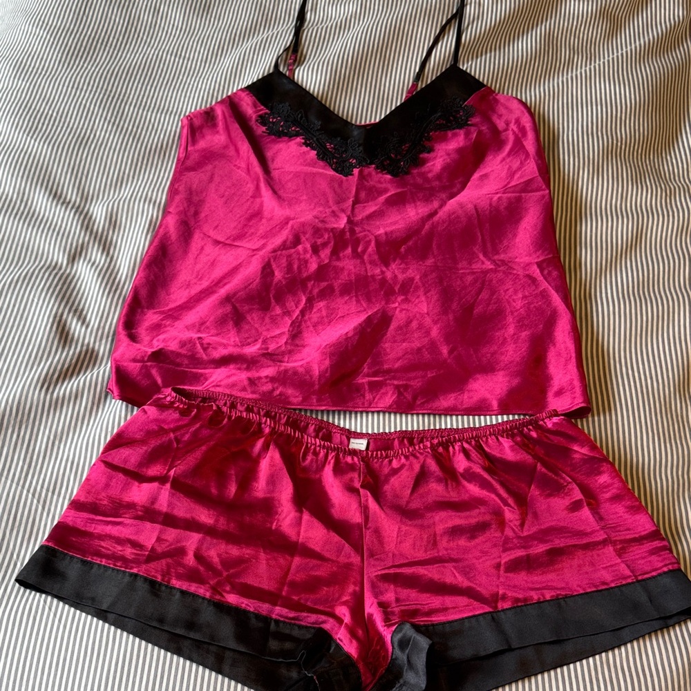 Flora by Flora Nikrooz Red and Black Sleep Set Womens M